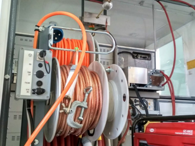 Электротехническая лаборатория для диагностики и испытаний кабелей